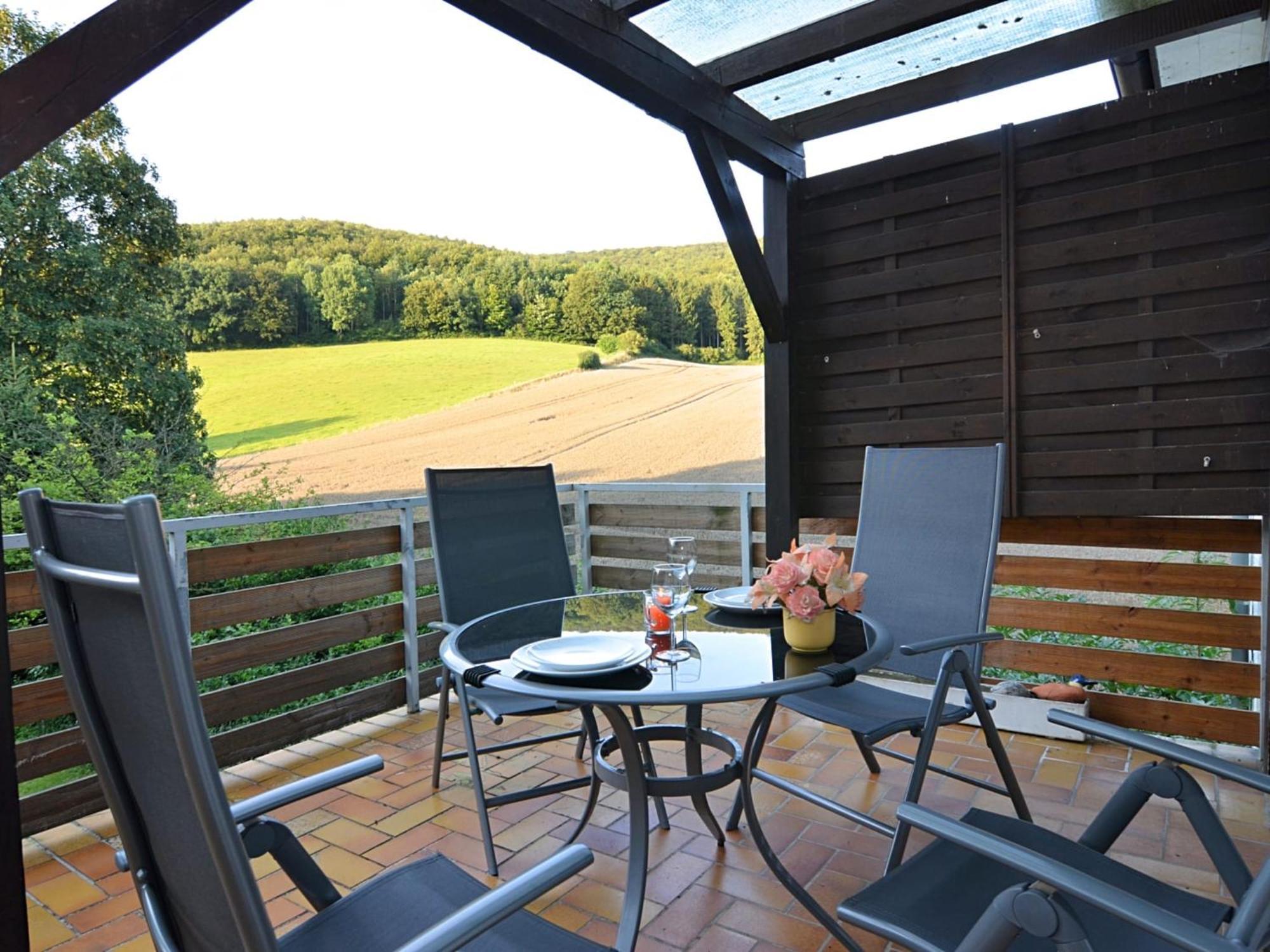 Spacious Apartment In Weser Uplands With Garden バート・ピルモント エクステリア 写真