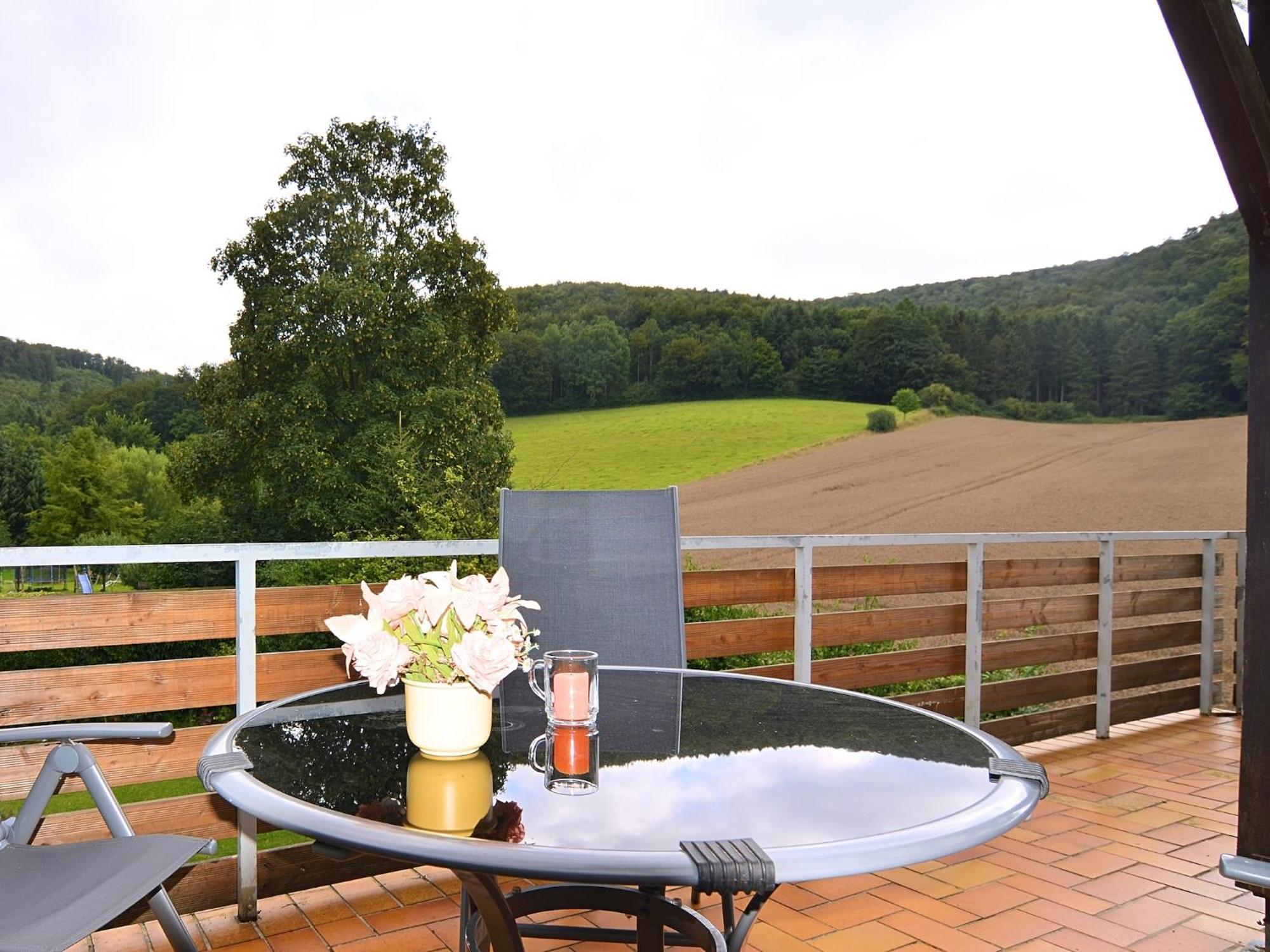 Spacious Apartment In Weser Uplands With Garden バート・ピルモント エクステリア 写真