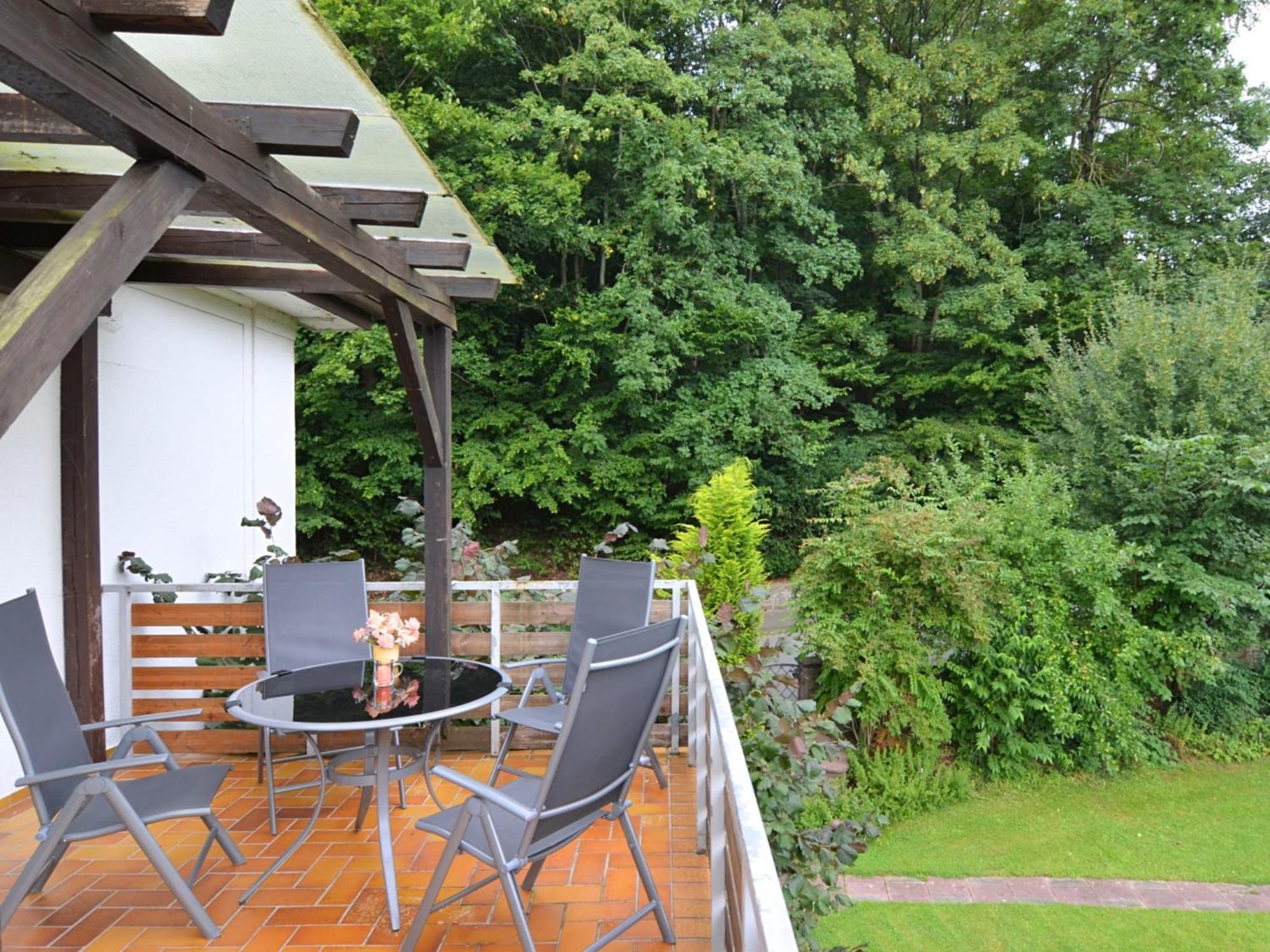 Spacious Apartment In Weser Uplands With Garden バート・ピルモント エクステリア 写真
